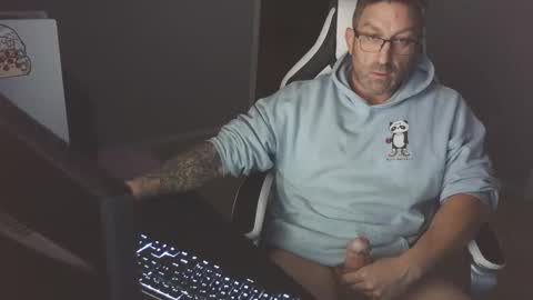 newevo online show from 10/21/25, 03:29