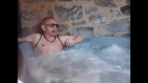 Snapshot of newfun11 chatting on 12/22/24, 08:14 newfun11 online show from 12/22/24, 08:14