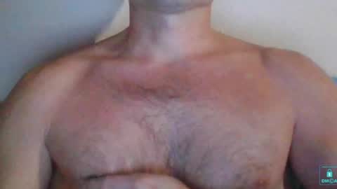 Snapshot of newtyguy90 chatting on 01/19/25, 05:28 newtyguy90 online show from 01/19/25, 05:28