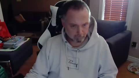 Snapshot of newvvorld chatting on 02/18/25, 12:39 NewWorld online show from 02/18/25, 12:39