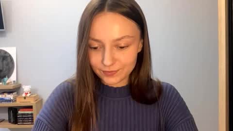 Snapshot of next_fantasy_bb chatting on 10/31/25, 02:07 Agne online show from 10/31/25, 02:07