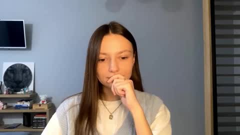 Snapshot of next_fantasy_bb chatting on 11/14/25, 01:10 Agne online show from 11/14/25, 01:10