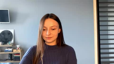 Snapshot of next_fantasy_bb chatting on 11/15/25, 01:07 Agne online show from 11/15/25, 01:07