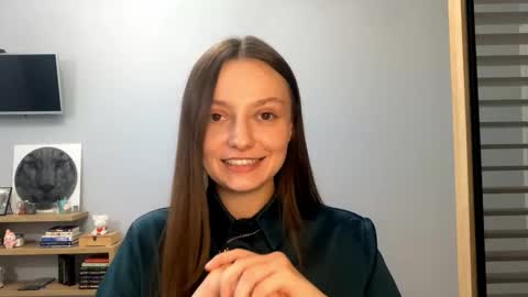 Snapshot of next_fantasy_bb chatting on 11/16/25, 02:11 Agne online show from 11/16/25, 02:11