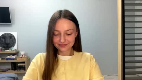 Snapshot of next_fantasy_bb chatting on 11/17/25, 02:12 Agne online show from 11/17/25, 02:12