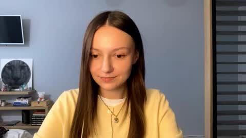 Snapshot of next_fantasy_bb chatting on 11/21/25, 01:10 Agne online show from 11/21/25, 01:10