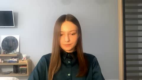 Snapshot of next_fantasy_bb chatting on 11/22/25, 01:10 Agne online show from 11/22/25, 01:10