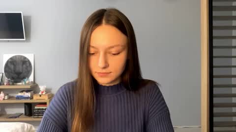 Snapshot of next_fantasy_bb chatting on 11/23/25, 01:00 Agne online show from 11/23/25, 01:00