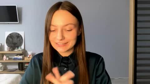 Snapshot of next_fantasy_bb chatting on 12/14/25, 02:11 Agne online show from 12/14/25, 02:11