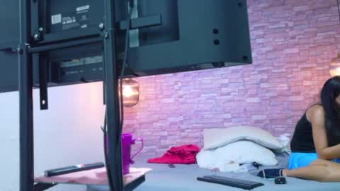 nextdoor_fantasy online show from 04/23/26, 03:41