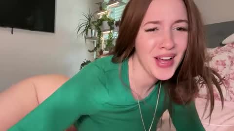 Lauren online show from 04/21/26, 01:39