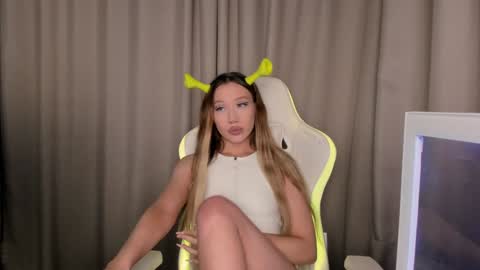 Mina online show from 12/10/24, 01:22