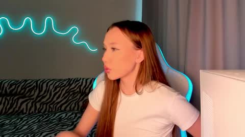 Mina online show from 10/01/25, 11:27