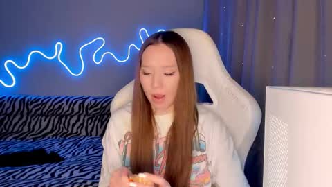 Mina online show from 12/22/25, 12:13