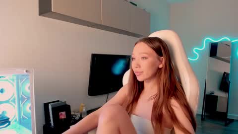 Mina online show from 03/11/26, 07:14