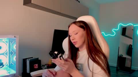 Mina online show from 04/16/26, 08:26