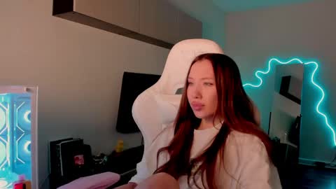 Mina online show from 04/27/26, 08:45