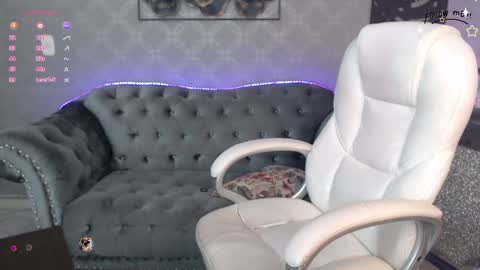 Snapshot of neytiri_moon chatting on 02/08/25, 06:01 Sandra online show from 02/08/25, 06:01