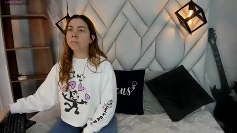 Milena online show from 02/17/25, 01:32