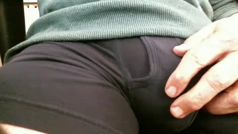 Snapshot of ngurth chatting on 12/16/24, 08:26 ngurth online show from 12/16/24, 08:26