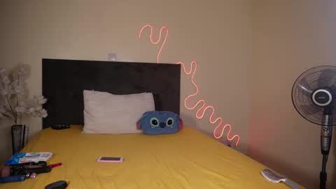 kikiNiaAria online show from 12/20/24, 11:10