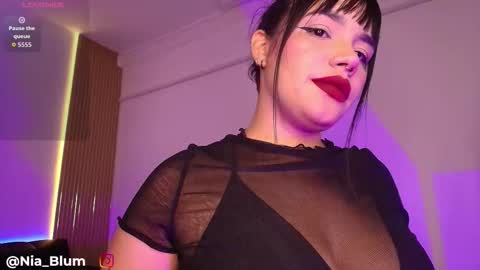 Nia Blum online show from 12/19/25, 03:35