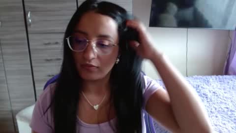 Snapshot of nia_cop chatting on 01/08/25, 09:12 Dani online show from 01/08/25, 09:12