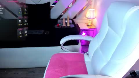 Snapshot of nia_crawford_ chatting on 02/26/26, 04:22 Nia online show from 02/26/26, 04:22