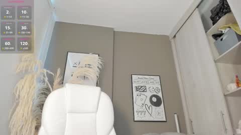 Snapshot of niaevans_x chatting on 01/10/26, 01:13 Nia online show from 01/10/26, 01:13