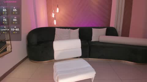 SQUIRTER DOLL    online show from 12/11/24, 10:38