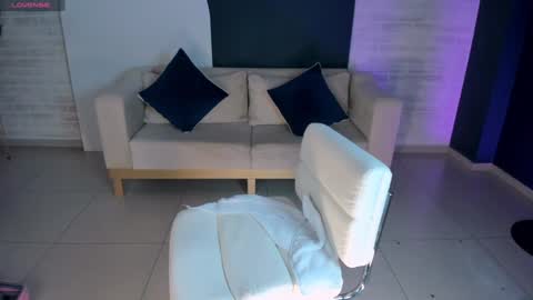 SQUIRTER DOLL    online show from 12/23/24, 02:24