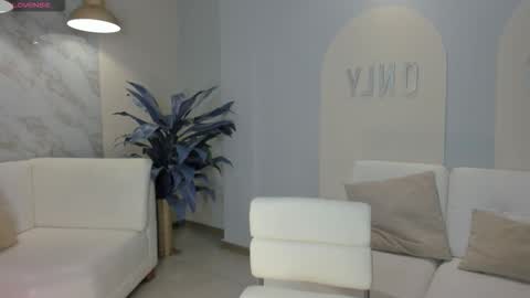 SQUIRTER DOLL    online show from 02/15/26, 10:50