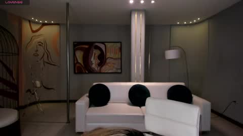 SQUIRTER DOLL    online show from 04/03/26, 07:45