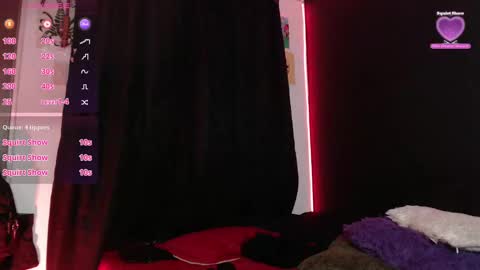 Snapshot of niakat_ chatting on 02/17/25, 06:26  niakat  online show from 02/17/25, 06:26