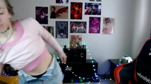 nica_kawaii online show from 04/07/26, 07:42