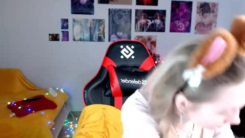 nica_kawaii online show from 04/24/26, 08:06