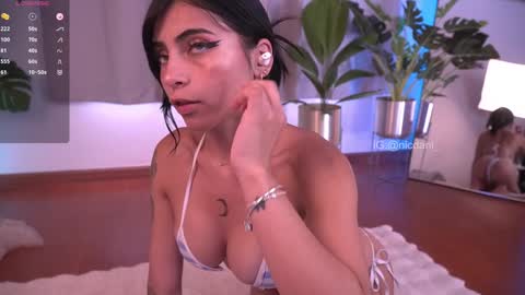 Snapshot of nicdani_1 chatting on 01/19/25, 09:23 Dani 3 online show from 01/19/25, 09:23