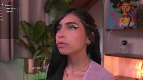 Snapshot of nicdani_1 chatting on 02/25/25, 02:25 Dani 3 online show from 02/25/25, 02:25