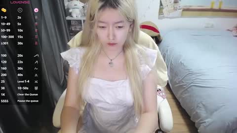 Snapshot of nice_belle chatting on 09/10/25, 07:41 Belle online show from 09/10/25, 07:41