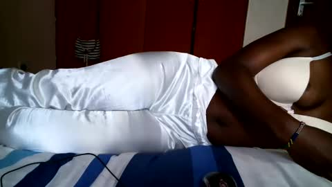 Snapshot of niceass_95 chatting on 02/13/25, 10:12 gabby online show from 02/13/25, 10:12