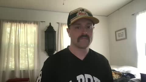 Snapshot of nicebuttniceguy chatting on 04/01/26, 06:38 NiceButtNiceGuy online show from 04/01/26, 06:38