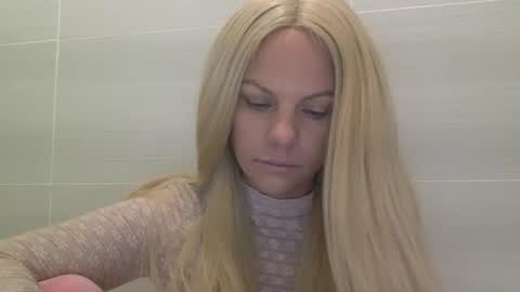 Amber online show from 10/25/25, 09:28