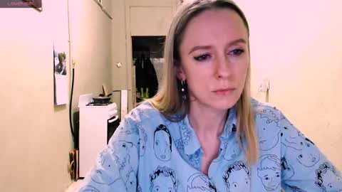 Snapshot of nicekat chatting on 05/18/26, 07:31 Kathrine online show from 05/18/26, 07:31