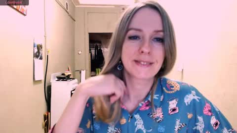 Snapshot of nicekat chatting on 05/29/26, 01:09 Kathrine online show from 05/29/26, 01:09