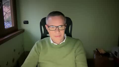 Snapshot of niceshy_71 chatting on 02/26/25, 04:56 Andrew online show from 02/26/25, 04:56