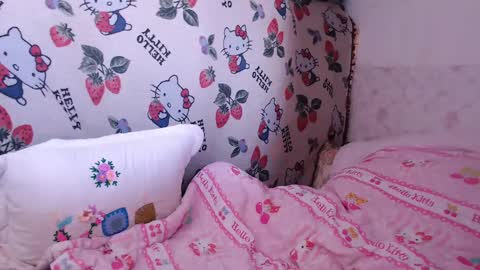 Snapshot of nicharee chatting on 12/17/24, 05:40 nicharee online show from 12/17/24, 05:40