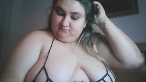 Nicholle online show from 01/20/25, 02:32