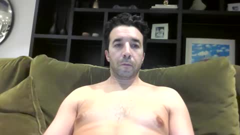 Snapshot of niciboi chatting on 11/16/25, 01:33 James online show from 11/16/25, 01:33