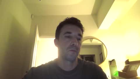 Snapshot of niciboi chatting on 04/12/26, 09:09 James online show from 04/12/26, 09:09