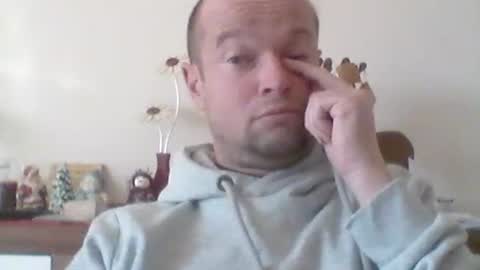 Snapshot of nick1990b chatting on 01/19/25, 12:17 nick1990b online show from 01/19/25, 12:17